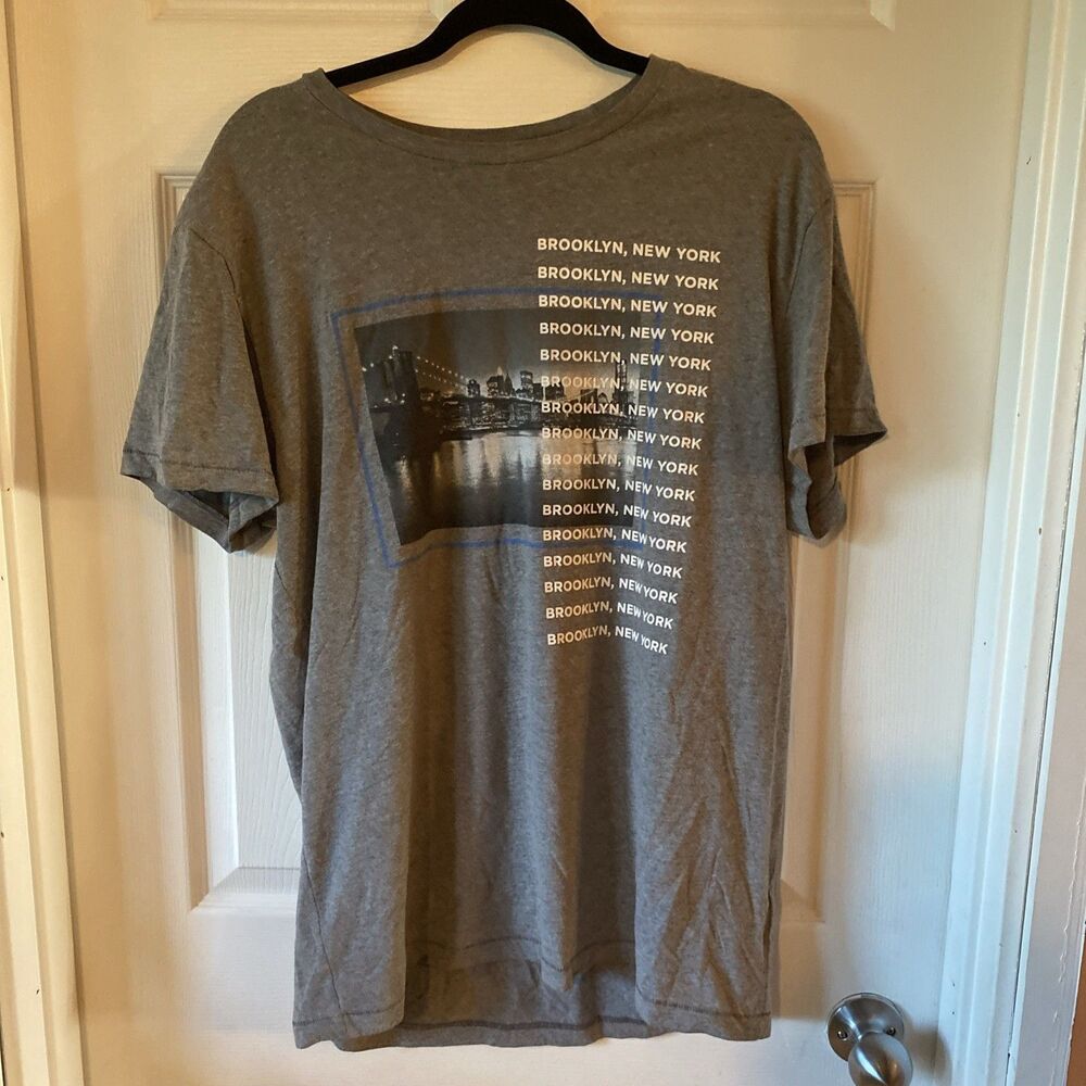 Aeropostale Shirt Men’s Size Large Brooklyn, New York Grey Short Sleeve T Shirt